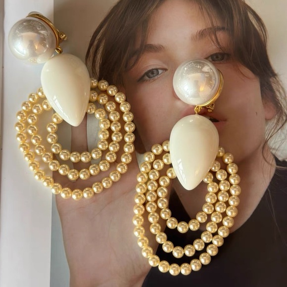 DIY Jewelry - Chic Pearl Hoop Earrings